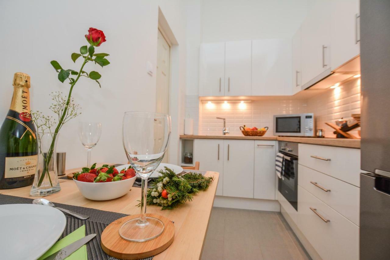 Timeless Apartment With Free Private Parking 부다페스트 외부 사진