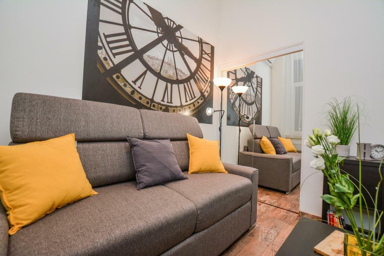 Timeless Apartment With Free Private Parking 부다페스트 외부 사진